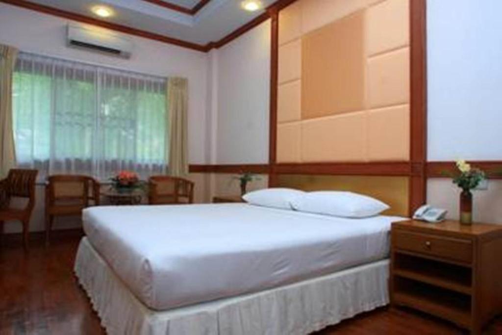 Suan Bua Hotel & Resort Ban Pong  Cameră foto